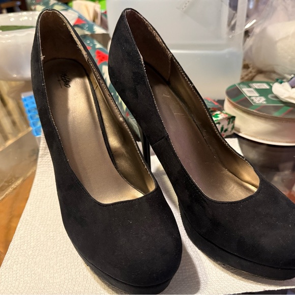 Mossimo Supply Co. Women's Black Heels - Picture 5 of 16